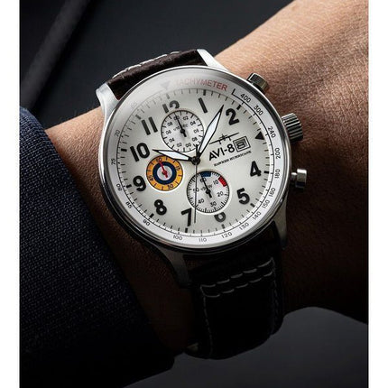 Montre pour homme AVI-8 Hawker Hurricane Classic chronographe classique à cadran blanc à quartz AV-4011-01