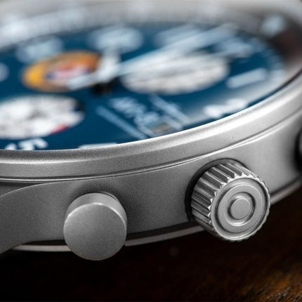 AVI-8 Hawker Hurricane Classic Chronographe Bracelet en cuir noir minuit Cadran bleu Quartz AV-4011-0I Montre pour homme
