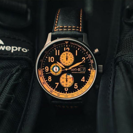 Montre pour homme AVI-8 Hawker Hurricane Classic Chronographe Noir Bracelet en cuir Cadran noir AV-4011-0R