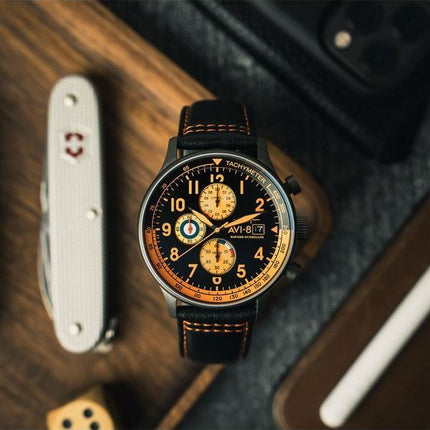 Montre pour homme AVI-8 Hawker Hurricane Classic Chronographe Noir Bracelet en cuir Cadran noir AV-4011-0R