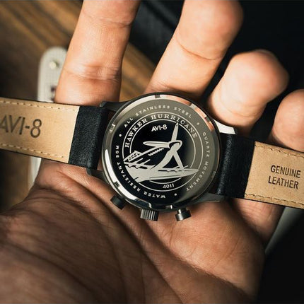 Montre pour homme AVI-8 Hawker Hurricane Classic Chronographe Noir Bracelet en cuir Cadran noir AV-4011-0R