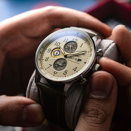 Montre chronographe classique AVI-8 Hawker Hurricane à quartz avec cadran kaki AV-4011-1B pour homme avec bracelet supplémentair