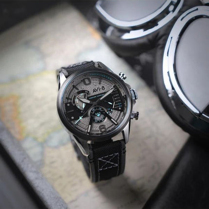 AVI-8 Hawker Harrier Double chronographe rétrograde Cadran gris fumé Quartz AV-4056-08 Montre pour homme