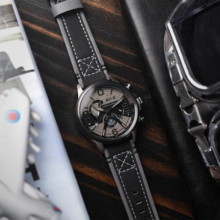 AVI-8 Hawker Harrier Double chronographe rétrograde Cadran gris fumé Quartz AV-4056-08 Montre pour homme