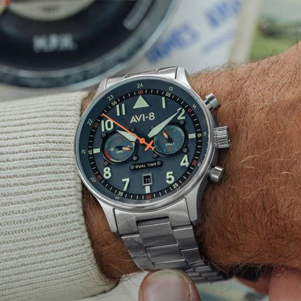 Montre pour homme AVI-8 Hawker Hurricane Carey Dual Time Gutersloh en acier inoxydable avec cadran bleu AV-4088-22