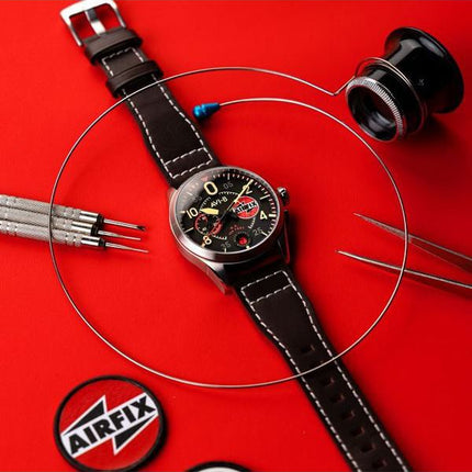 Montre pour homme AVI-8 Spitfire Lock Chronographe Airfix Edition Raven Cadran noir Quartz AV-4089-09