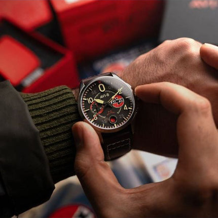 Montre pour homme AVI-8 Spitfire Lock Chronographe Airfix Edition Raven Cadran noir Quartz AV-4089-09
