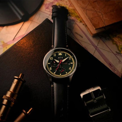 AVI-8 Hawker Hurricane Mckellar Dual Time Gothic Green Dial Quartz AV-4101-0A Montre pour homme avec bracelet supplémentaire