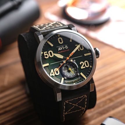 Montre Homme AVI-8 Dambuster Chadwick Meca-Quartz Bracelet Cuir Vert Forêt Cadran Vert AV-4113-02