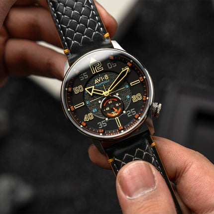 Montre automatique AVI-8 Hawker Typhoon Baldwin avec bracelet en cuir et cadran noir cool pour homme AV-4119-01
