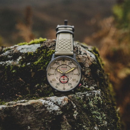 Montre automatique AVI-8 Hawker Typhoon Baldwin avec bracelet en cuir et cadran kaki foncé pour homme AV-4119-04