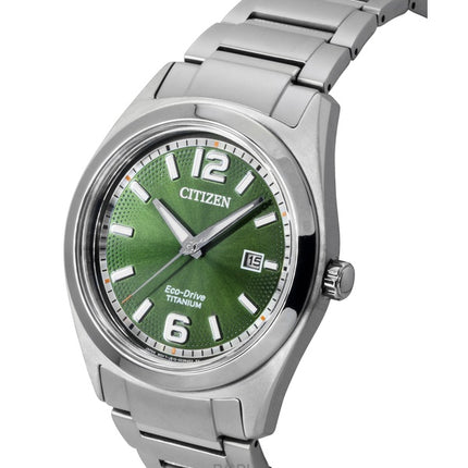 Montre homme Citizen Eco-Drive Super Titanium cadran vert AW1641-81X