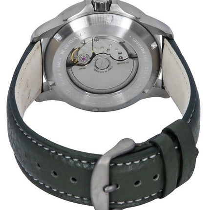 Montre Bauhaus Aviation pour homme avec bracelet en cuir vert et cadran vert foncé, automatique, 28604 100M