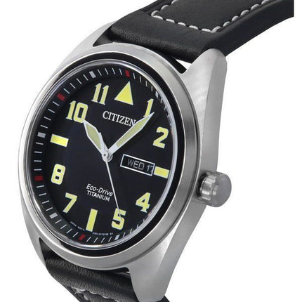 Montre pour homme Citizen Eco-Drive Garrison Super Titanium Cadran noir BM8560-29E 100M