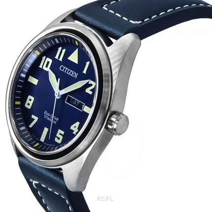Montre homme Citizen Eco-Drive Super Titanium avec bracelet en cuir bleu et cadran bleu BM8560-45L 100M