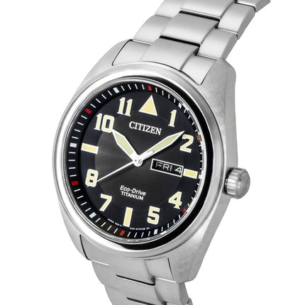 Montre homme Citizen Garrison Super Titanium à cadran noir Eco-Drive BM8560-53E 100M