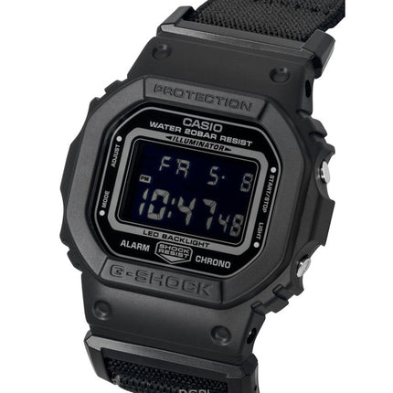 Montre homme Casio G-Shock DW-5600MNC-1 à bracelet textile, mouvement à quartz numérique, étanche à 200 m.