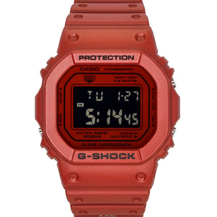 Montre homme Casio G-Shock Digital rouge avec bracelet en résine biosourcée, mouvement à quartz DW-5600RRB-4, étanche à 200 m