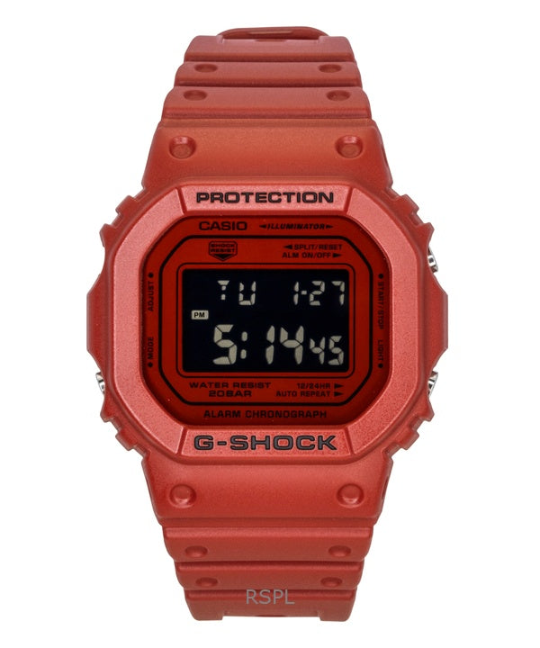 Montre homme Casio G-Shock Digital rouge avec bracelet en résine biosourcée, mouvement à quartz DW-5600RRB-4, étanche à 200 m