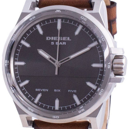 Montre pour homme Diesel D-48 à cadran gris et bracelet en cuir à quartz DZ1910