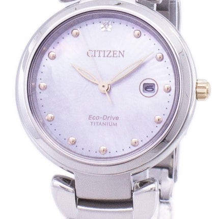 Montre Citizen Eco-Drive Super Titanium EW2506-81Y féminin