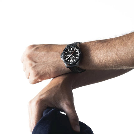 Montre Festina pour homme avec bracelet en cuir titane et cadran noir, quartz F20699-4 100 m
