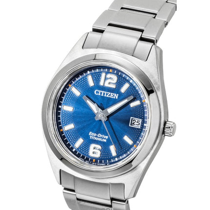Montre femme Citizen Eco-Drive Super Titanium à cadran bleu FE6151-82L 100M