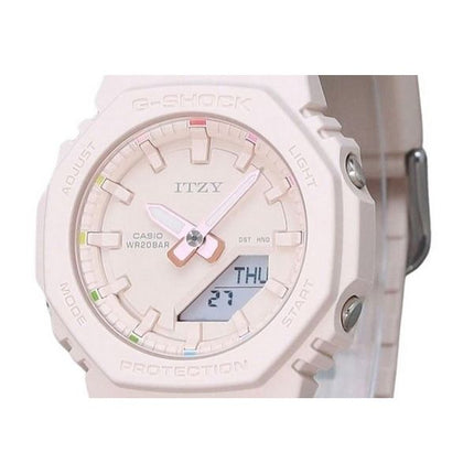 Montre pour femme Casio G-Shock analogique numérique ITZY Collaboration cadran rose clair Quartz GMA-P2100IT-4A 200M