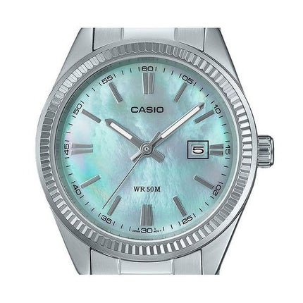 Montre analogique Casio Standard en acier inoxydable avec cadran en nacre et quartz LTP-1302DS-2AV pour femme