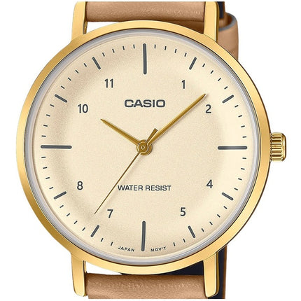 Montre analogique Casio Standard pour femme avec bracelet en cuir et cadran saumon LTP-VT03GL-4B