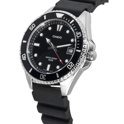 Montre Casio Standard analogique en résine avec cadran noir et quartz MDV-10-1A1 pour homme