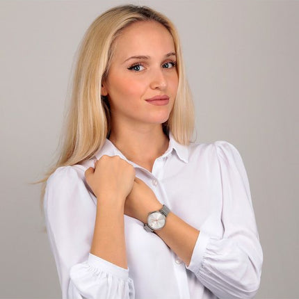 Montre Oui &amp, Me Etoile en acier inoxydable avec cadran argenté et quartz ME010296 pour femme