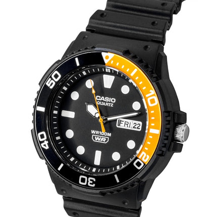 Montre pour homme Casio avec bracelet en résine analogique et cadran noir à quartz MRW-230H-1E4V 100M