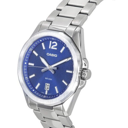 Montre Casio Standard analogique en acier inoxydable avec cadran bleu et quartz MTP-E725D-2A pour homme