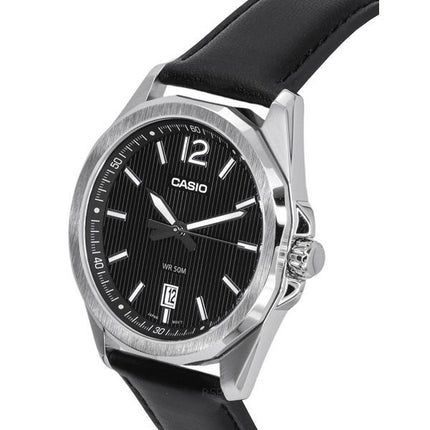 Montre pour homme Casio Standard analogique avec bracelet en cuir et cadran noir à quartz MTP-E725L-1A