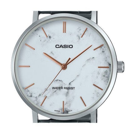 Montre analogique Casio Standard en acier inoxydable avec cadran blanc inspiré du marbre pour homme MTP-VT01DM-7A