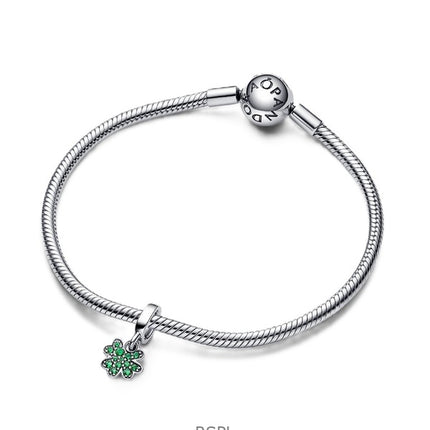 Charm pendant Pandora Moments Trèfle à quatre feuilles avec cristaux verts P-792751C01 pour femme
