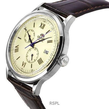 Montre automatique pour homme Orient Classic Bambino Version 8 avec bracelet en cuir et cadran beige RA-AK0702Y
