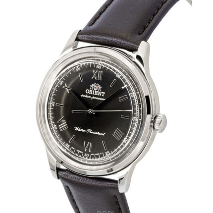 Montre homme Orient Bambino avec bracelet en cuir et cadran noir solaire RA-WK0004L