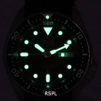 Montre pour homme Seiko Black Dial Automatic Diver SKX007J1-var-NATO22 200M
