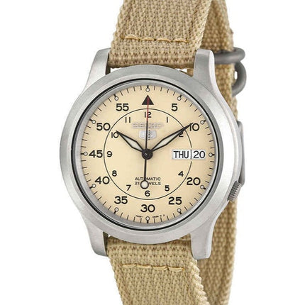 Montre homme Seiko 5 Military Automatic à bracelet en nylon SNK803K2 reconditionnée