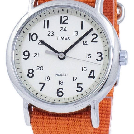 Feuillet de Timex Weekender Thru Indiglo Quartz T2N745 montre unisexe