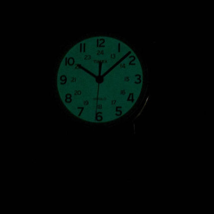 Feuillet de Timex Weekender Thru Indiglo Quartz T2N745 montre unisexe