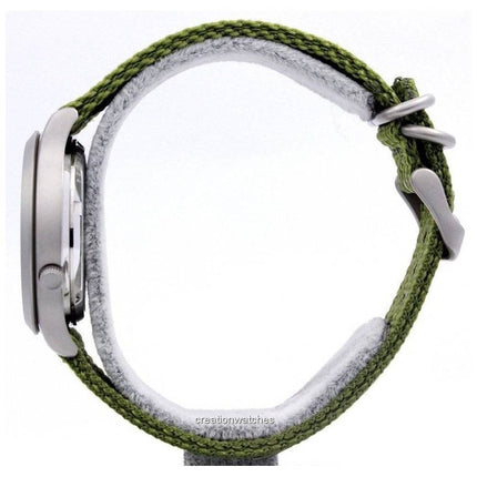 Montre homme Seiko 5 militaire en nylon avec cadran vert automatique SNK805K2 remise à neuf