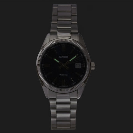 Montre unisexe Casio UTP-1302PD-2A1V, cadran bleu, analogique, en acier inoxydable et à quartz.