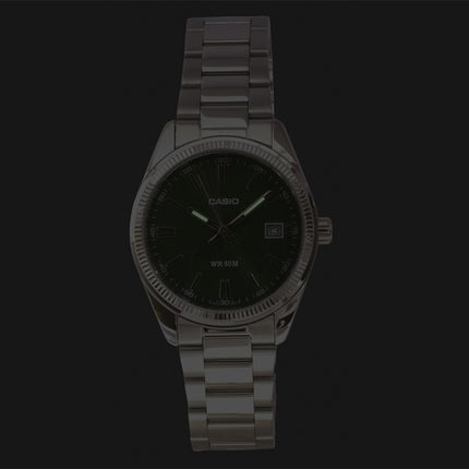 Montre unisexe Casio UTP-1302PD-3A1V, cadran vert, analogique, en acier inoxydable.