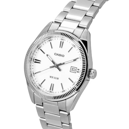 Montre unisexe Casio UTP-1302PD-7AV, cadran argenté, analogique, en acier inoxydable.