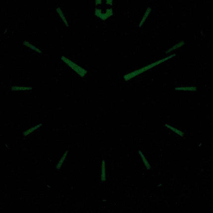 Montre Victorinox Swiss Army INOX mécanique 241837 200M pour homme