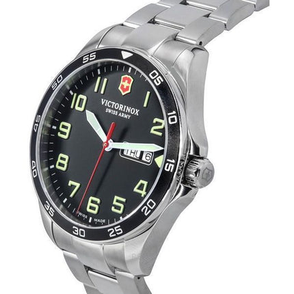 Montre pour homme Victorinox Swiss Army FieldForce en acier inoxydable avec cadran noir et quartz 241849 100M