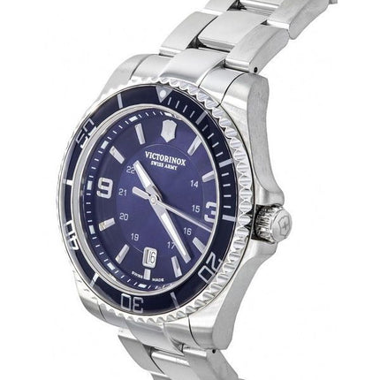 Montre pour homme Victorinox Swiss Army Maverick grand cadran bleu en acier inoxydable 242007 100M